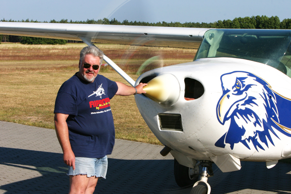 Mobil Air Flugplatzbetreiber & Flugzeugvermietung - Rundflüge Cessna